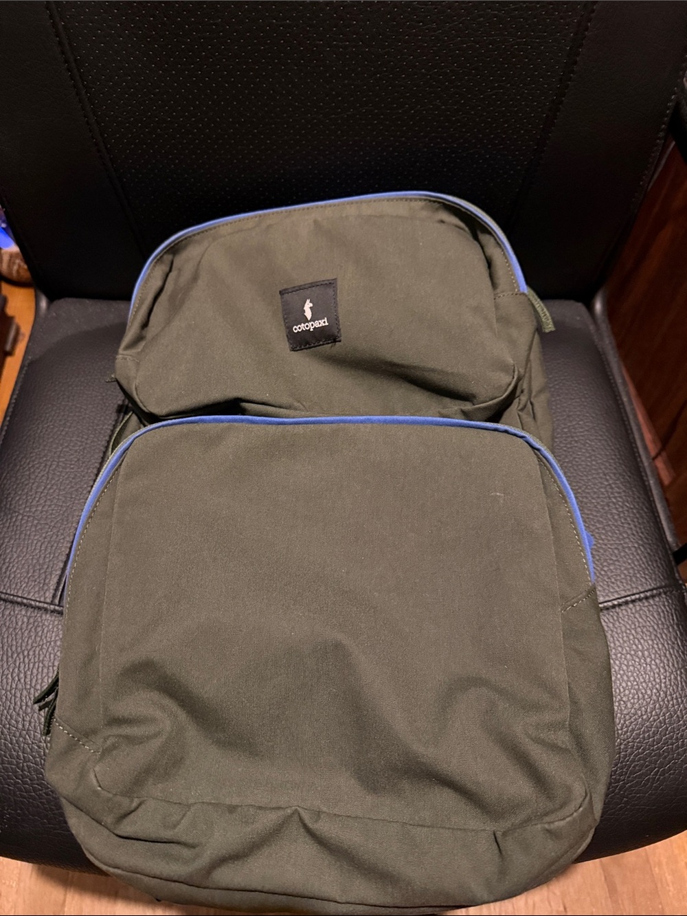 Green  backpack with blue trim - Cotopaxi Tasra (Old suitcase model) Rare!